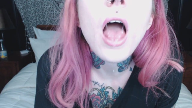 Open Mouth Porn Pierced Tongue - Pink Haired Girl Holds Mouth Wide Open for you ;)