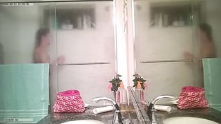 sarah finally naked hidden cam