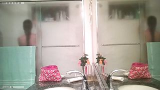 sarah finally naked hidden cam