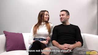 Babe Enjoys Fucking At Casting