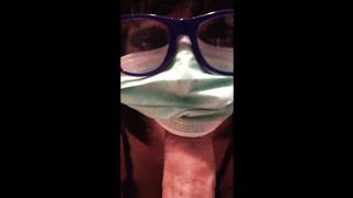 Confinement ma beurette suce masquee covid-19 corona virus