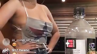 Doja Cat TWERKING SEXY on IG Live