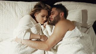 I'm Cold - AJ Applegate, Damon Dice - Bellesa