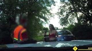 Roadside - latina girl gets fucked in the woods