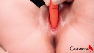 Amateur Fingering Pussy and Orgasm Closeup