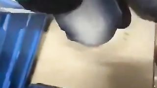 スマホ個人撮影 セブンのバイト中にバックヤードでフェラしてる