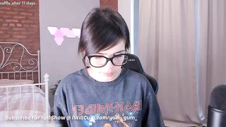 Nerdy PAWG Gamer Girl makes herself Cum and Squirt
