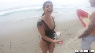 Latina Gina Valentina Twerks her Thick Ass at the Beach and Takes Home Surfer to Twerk on his Cock