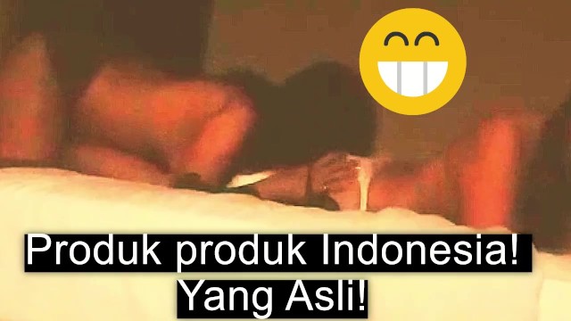 Indonesia Lesbian - Real Amateur Lesbians first Time Lesbian Seduces Straight Girl in Indonesia