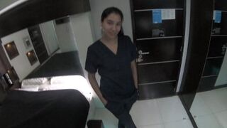 CREAMPIE ANAL - Follando por el CULO a la empleada a cambio de un trabajo de oficina