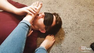 AMATEUR FEMDOM FOOT WORSHIP SLAVE LICKS MY SMELLY FEET AND TOES AFTER GYM