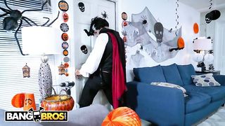 BANGBROS - Naughty Cecilia Lion Demands a Treat & Count Jmac Delivers