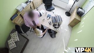 VIP4K. Un appartamento mezzo distrutto ha bisogno di riparazioni