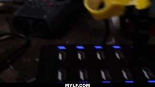 Posh dream-milf mercedes lets 2 morons mfm her! :o