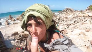 Horny Girl want his Dick in a Public Beach and take a Big Facial