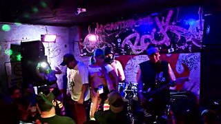 Submissive SLUT used in the Metal Concert, make her come Squirting