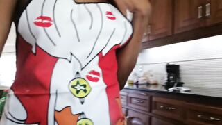 Cooking Slut - Hot Ebony Cook and Fuck in the Kitchen Extreme Squirt on the Table