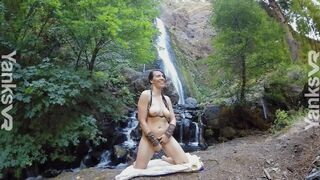 Amateur Yanks Tasty Luscious Teases Her Clit