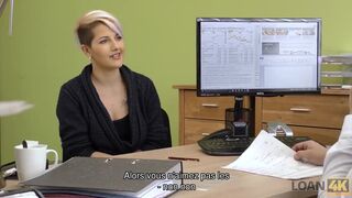LOAN4K. Si bébé veut obtenir un crédit, elle devrait faire plaisir à l'agen