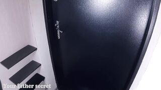 Amateur babe returned home and immediately started sucking dick