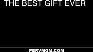 Hot MILF Carmela Clutch Gets Special Gift from her Stepson for Mother's Day and Lets him Screw her