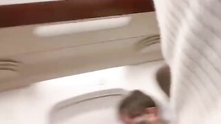 無修正　新幹線のなかで露出オナニー