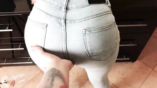 Girl was doing Household Chores and got Dick Masturbation