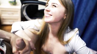 ГОРЯЧАЯ ДЕВОЧКА ОТСАСЫВАЕТ БОЛЬШОЙ ЧЛЕН НА СТРИМЕ И ДОСТАВЛЯЕТ УДОВОЛЬСТВИЕ ПАРНЮ
