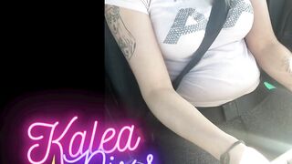 DRIVIN' WHILE VIBIN' : YOUNG SLUT ALMOST CRASHES HER CAR DURING INTENSE ORGASM