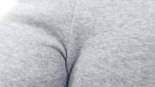 Nicoletta Gets her Yoga Pants Completely Wet in a Public Park - Extreme Pee Exposed