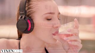 VIXEN - ICONIC KENDRA - The Best of Kendra Sunderland