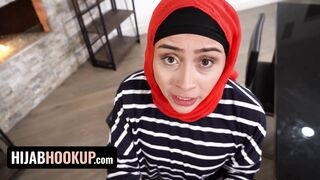 Hijab Hookup - Middle-Eastern Stepmom Suspected Her Husband Is Cheating Fucks Her Stepson As Payback