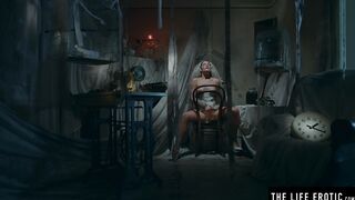 Watch a kinky abandoned bride masturbate to a mindblowing orgasm