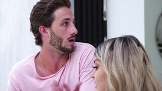 Sexy Milf With Amazing Feet - Kayla Kayden