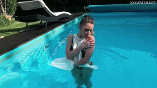 Hottest Russian Babes In The Swimming Pool In 4k