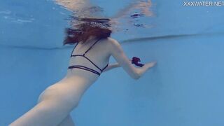 Hottest Russian Babes In The Swimming Pool In 4k