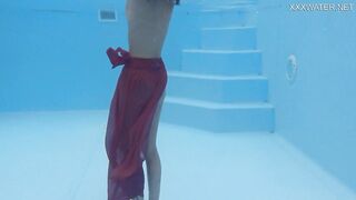 Tiny Skinny Pornstar Hermione Ganger In The Pool