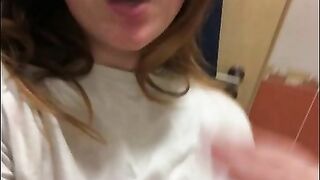 Teen Babe Anny Squeezin Her Bit Tits And Fingerin Her Pussy