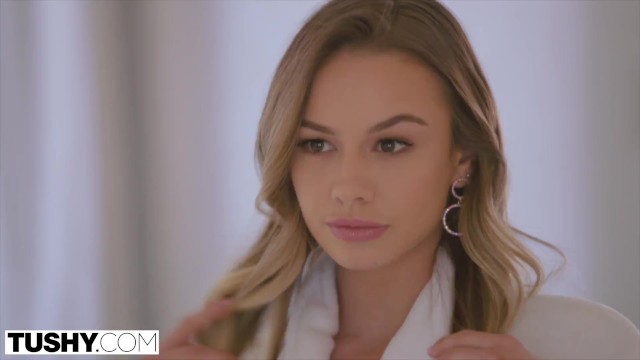 Tushy Beautiful Naomi Swan Has Anal For The First Time