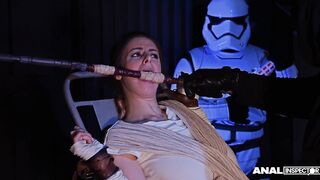 Star Wars. Stella Cox gets her Ass & Pussy fucked Hard