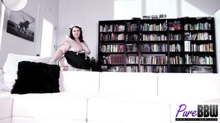 Kayla Peach - SSBBW Maid Is Irresistible