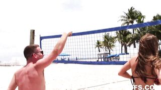 Beach volleyball with erotic-thinking minds