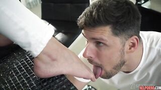 Hot Babe Loves Anal & Cum On Her Foot!!