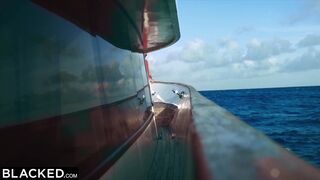 BBC-lovin indulges her anal fantasy on vacay