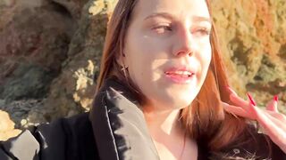 A deep blow job! A girl decided to blow a guy on the beach and their friends spotted them
