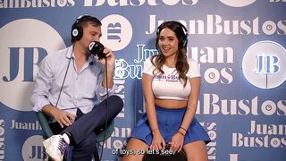 The sexy Rebecca has a delicious big tits and likes to be naked in live shows | Juan Bustos Podcast