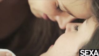 See these two beauties drive each other wild with their tongues