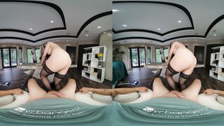 Wet Mature Pussy To Try Out VR Porn