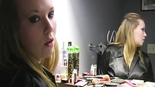 Cuckoldress Prepares For Date