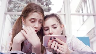 Eva Elfie & Leah Maus